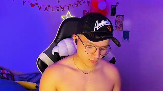 AustinSummerr online show from 12, 2, 2025