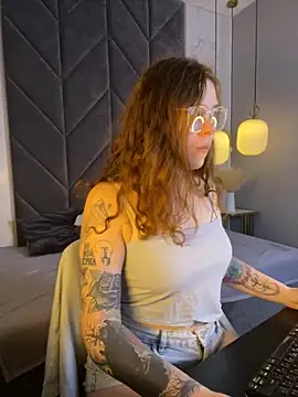 SophiePure online show from 14, 10, 2025