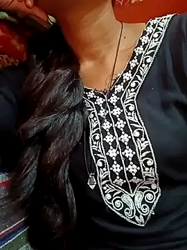 Snapshot of Mangla_Bhabhi chatting on 1, 11, 2025 Mangla Bhabhi online show from 1, 11, 2025