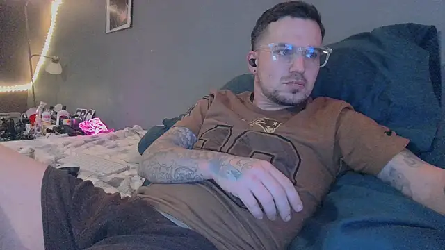 Snapshot of bigcocktat2dude603 chatting on 28, 12, 2024 bigcocktat2dude603 online show from 28, 12, 2024