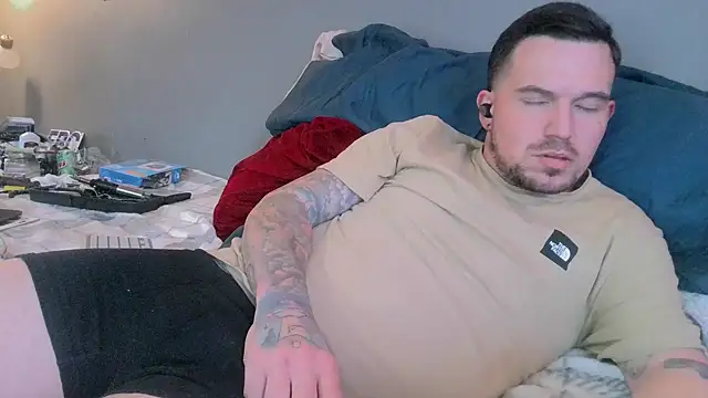 Snapshot of bigcocktat2dude603 chatting on 3, 1, 2025 bigcocktat2dude603 online show from 3, 1, 2025