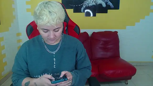 isabeautyx19 online show from 20, 12, 2024