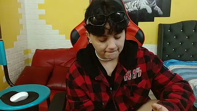 isabeautyx19 online show from 17, 12, 2025