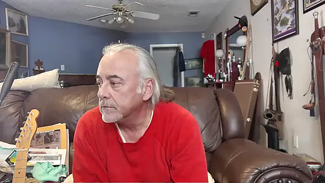 Snapshot of PincheDave4u chatting on 15, 1, 2025 PincheDave4u online show from 15, 1, 2025