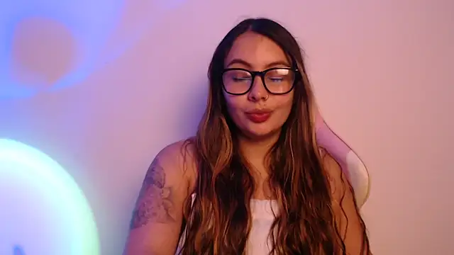 Snapshot of lalawhitte chatting on 19, 12, 2025 lalawhitte online show from 19, 12, 2025