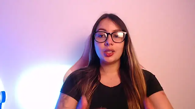 Snapshot of lalawhitte chatting on 15, 1, 2026 lalawhitte online show from 15, 1, 2026