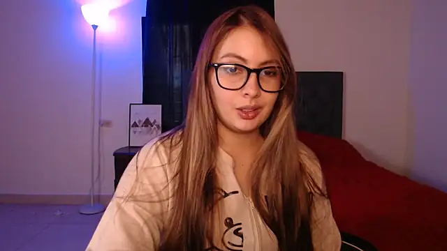 Snapshot of lalawhitte chatting on 18, 3, 2026 lalawhitte online show from 18, 3, 2026