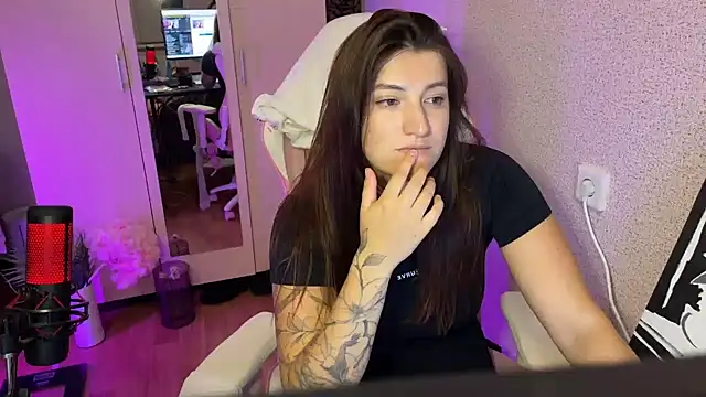 Katrin  kiss online show from 3, 11, 2025