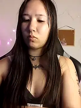 Japabaixinha online show from 18, 12, 2024