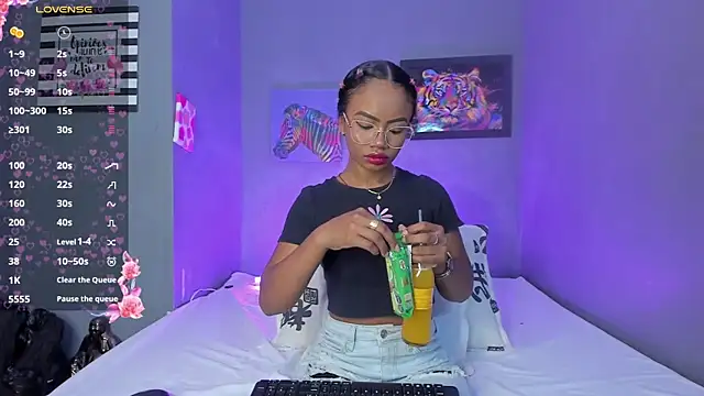 EmmaSmith06 online show from 22, 12, 2025