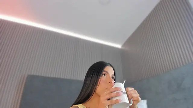 Snapshot of emelie_89 chatting on 5, 11, 2025 emelie 89 online show from 5, 11, 2025