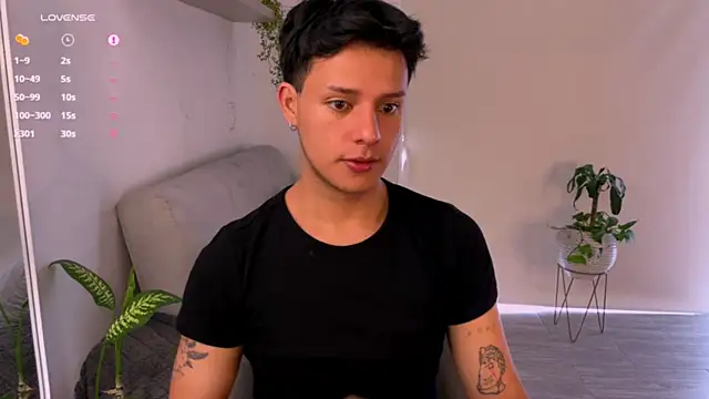 Snapshot of Alexxblue chatting on 18, 10, 2025 Alexxblue online show from 18, 10, 2025