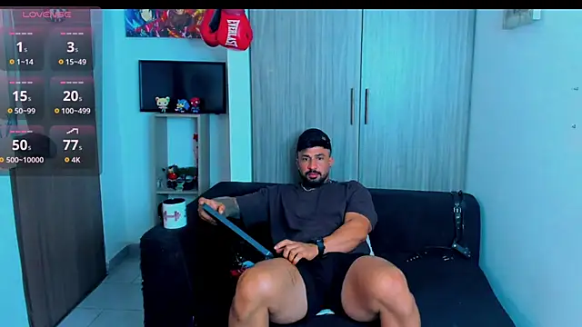 Snapshot of naugthy_dominant chatting on 11, 11, 2025 naugthy dominant online show from 11, 11, 2025