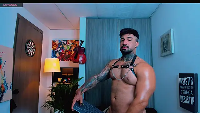 Snapshot of naugthy_dominant chatting on 13, 11, 2025 naugthy dominant online show from 13, 11, 2025