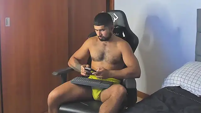 Snapshot of ethaanjones chatting on 17, 9, 2025 ethaanjones online show from 17, 9, 2025