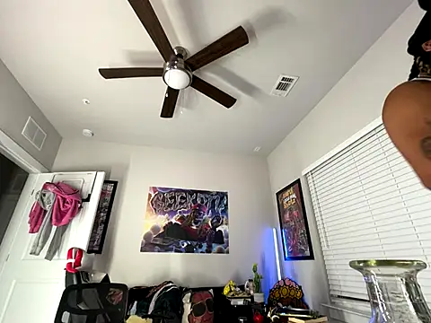 Snapshot of 4EVAGLACIERS chatting on 23, 11, 2025 4EVAGLACIERS online show from 23, 11, 2025