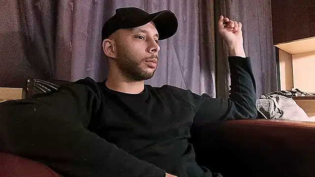 Snapshot of henryaxe chatting on 23, 12, 2024 henryaxe online show from 23, 12, 2024