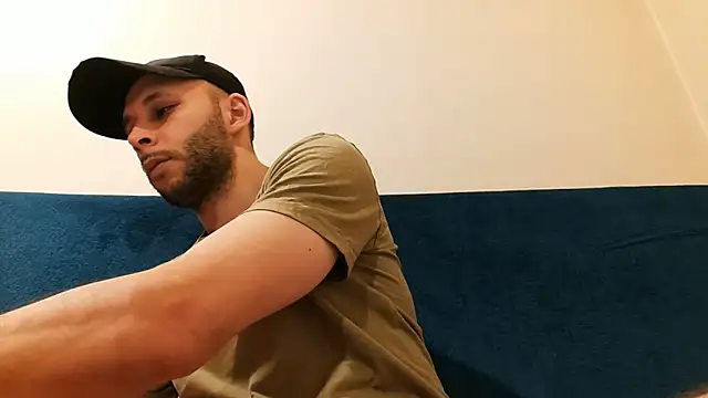 Snapshot of henryaxe chatting on 25, 1, 2025 henryaxe online show from 25, 1, 2025