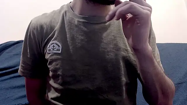 Snapshot of henryaxe chatting on 11, 3, 2025 henryaxe online show from 11, 3, 2025