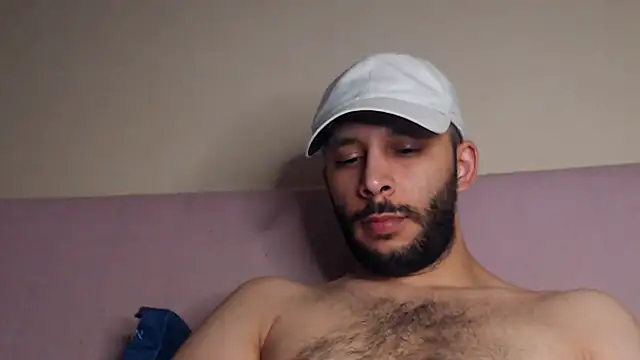 Snapshot of henryaxe chatting on 13, 9, 2025 henryaxe online show from 13, 9, 2025