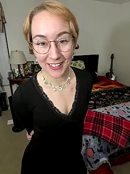 Snapshot of ketarisenup chatting on 19, 11, 2025 ketarisenup online show from 19, 11, 2025