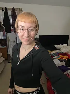 Snapshot of ketarisenup chatting on 20, 11, 2025 ketarisenup online show from 20, 11, 2025