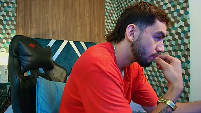 Snapshot of Michael_magno chatting on 8, 10, 2025 Michael magno online show from 8, 10, 2025