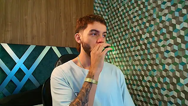 Snapshot of Michael_magno chatting on 20, 10, 2025 Michael magno online show from 20, 10, 2025