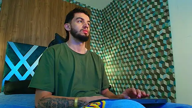 Snapshot of Michael_magno chatting on 25, 10, 2025 Michael magno online show from 25, 10, 2025