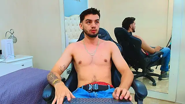 Snapshot of Michael_magno chatting on 3, 11, 2025 Michael magno online show from 3, 11, 2025