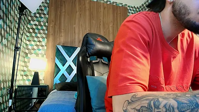 Snapshot of Michael_magno chatting on 12, 11, 2025 Michael magno online show from 12, 11, 2025