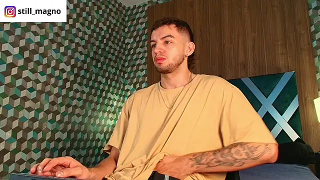 Snapshot of Michael_magno chatting on 24, 11, 2025 Michael magno online show from 24, 11, 2025