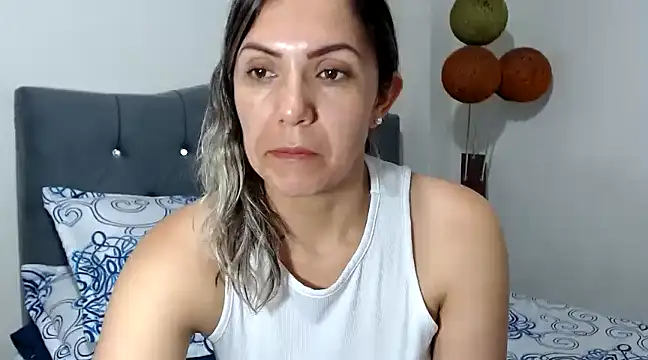 Snapshot of Chantal_hott chatting on 8, 3, 2025 Chantal hott online show from 8, 3, 2025