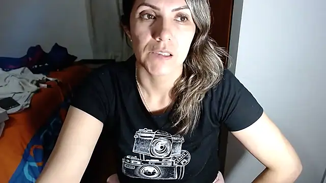 Snapshot of Chantal_hott chatting on 8, 11, 2025 Chantal hott online show from 8, 11, 2025