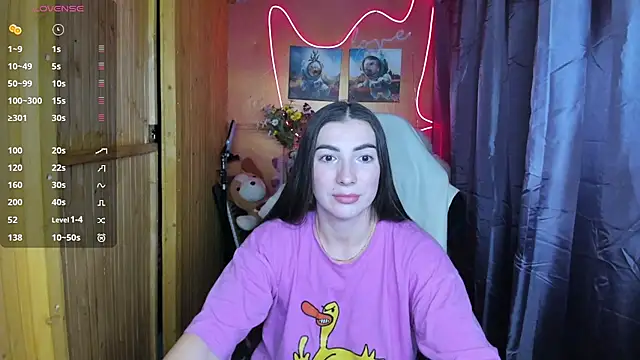 Fiery Brunette  online show from 21, 12, 2024