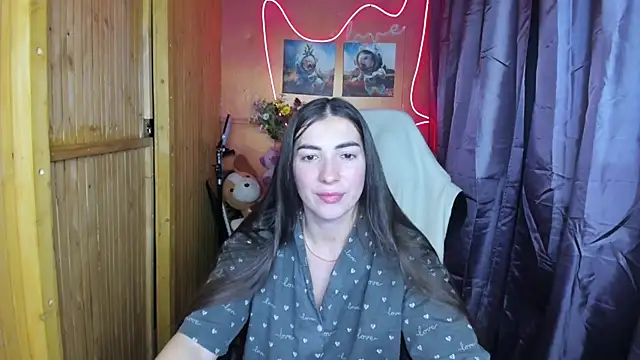 Fiery Brunette  online show from 25, 12, 2024