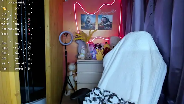 Snapshot of Fiery_Brunette_ chatting on 7, 11, 2025 Fiery Brunette online show from 7, 11, 2025