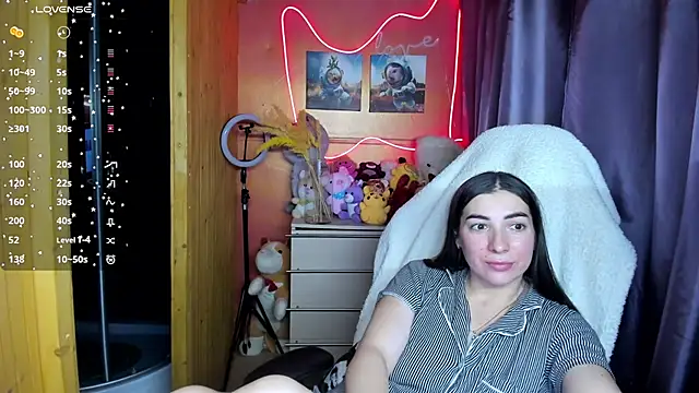 Snapshot of Fiery_Brunette_ chatting on 18, 11, 2025 Fiery Brunette online show from 18, 11, 2025