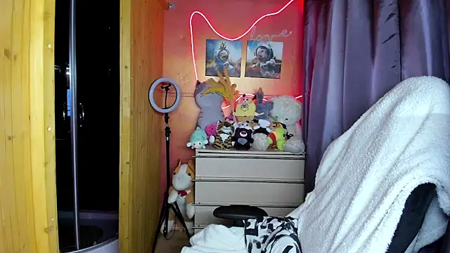 Snapshot of Fiery_Brunette_ chatting on 5, 3, 2026 Fiery Brunette online show from 5, 3, 2026