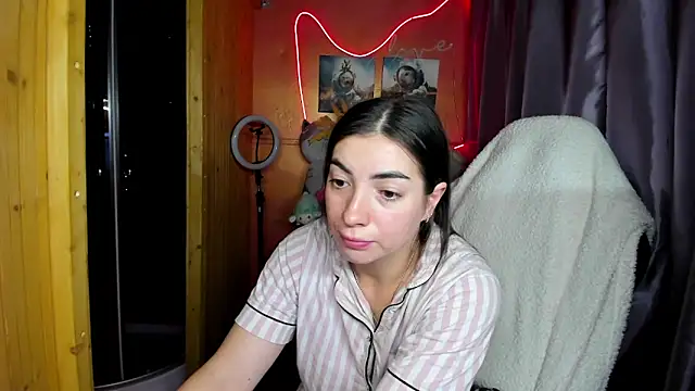 Snapshot of Fiery_Brunette_ chatting on 15, 3, 2026 Fiery Brunette online show from 15, 3, 2026