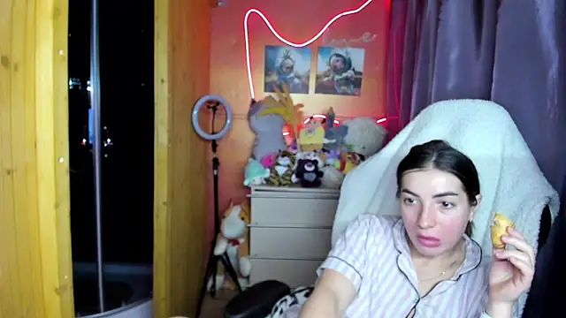 Snapshot of Fiery_Brunette_ chatting on 22, 3, 2026 Fiery Brunette online show from 22, 3, 2026