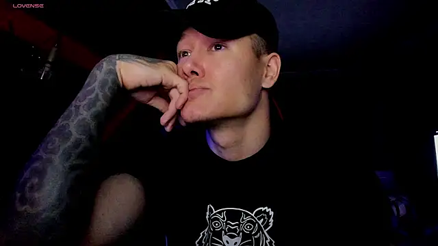 Snapshot of RODARRI chatting on 15, 10, 2025 RODARRI online show from 15, 10, 2025