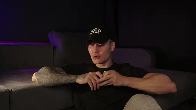 Snapshot of RODARRI chatting on 22, 12, 2025 RODARRI online show from 22, 12, 2025