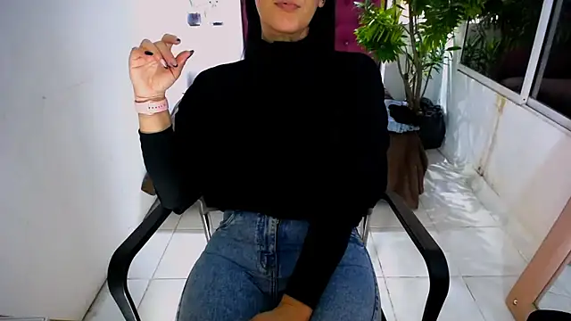 BitterMomXxx online show from 25, 9, 2025