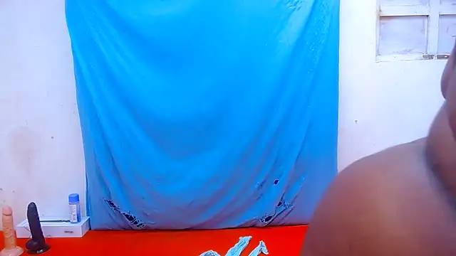 JUICYASSxxx online show from 6, 12, 2024