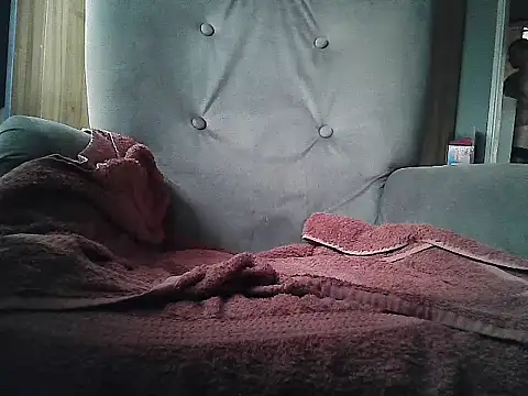 SharpCouple98 online show from 25, 10, 2025