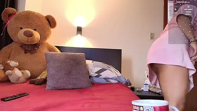 Snapshot of Samanntthaa__ chatting on 28, 10, 2025 Samanntthaa online show from 28, 10, 2025