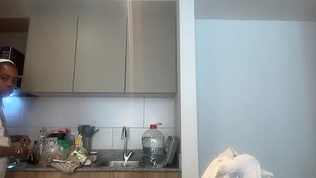 ChocolateCakeQueen online show from 1, 12, 2025