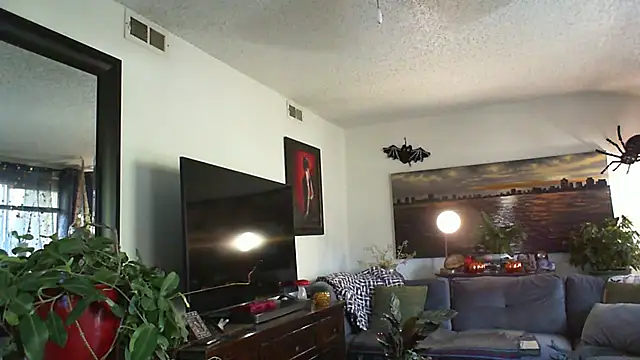 Snapshot of CeceilaMoon chatting on 23, 10, 2025 CeceilaMoon online show from 23, 10, 2025