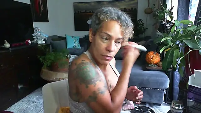 Snapshot of CeceilaMoon chatting on 23, 11, 2025 CeceilaMoon online show from 23, 11, 2025